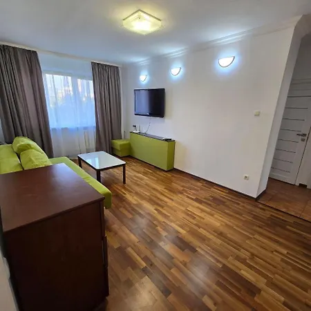 Апартаменти Lux 1 Bedroom Near Gulliver Mall